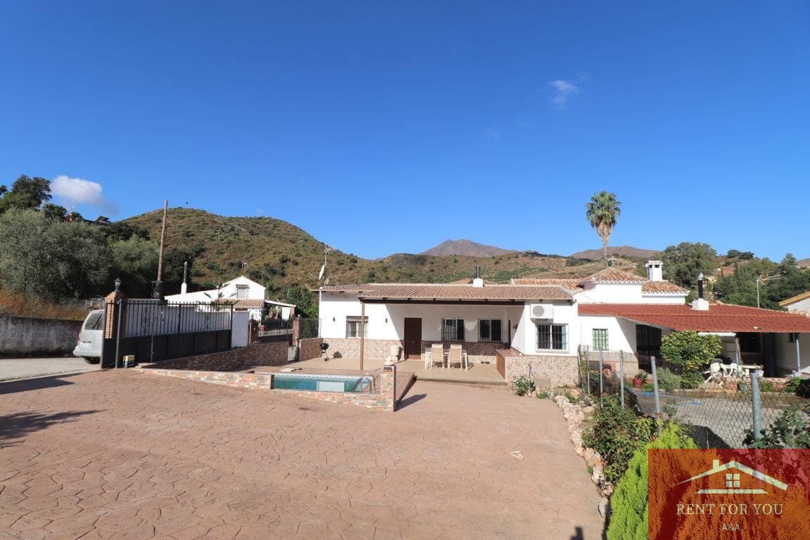 2 bedroom Villa for rent in Mijas with pool garage - € 1,300 (Ref: 10160105)