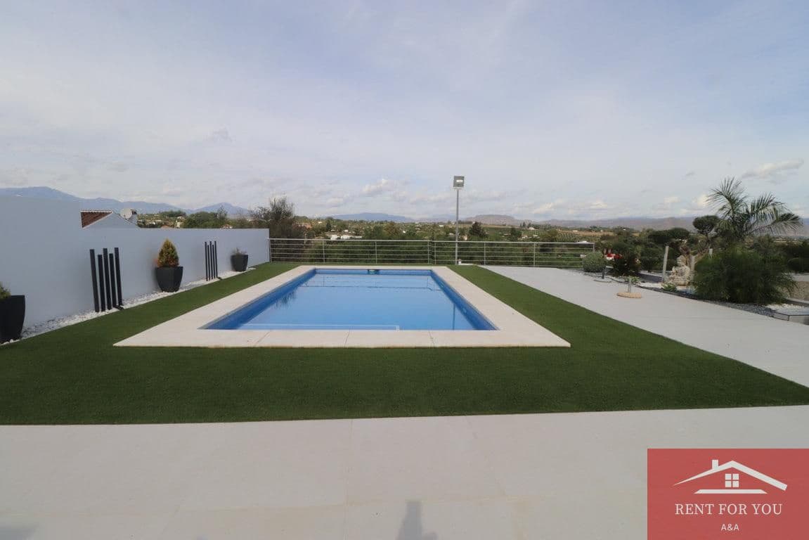 3 quarto Moradia para arrendar em Alhaurin el Grande com piscina garagem - 2 300 € (Ref: 10167928)