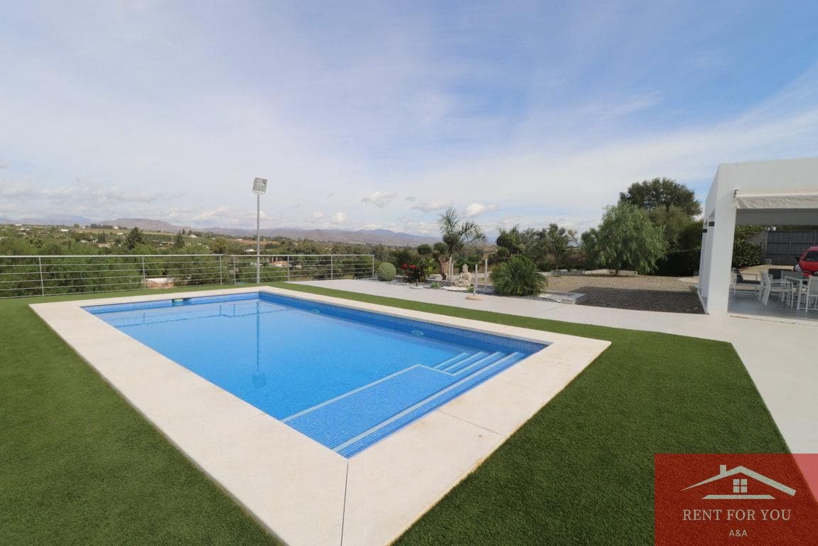 3 quarto Moradia para arrendar em Alhaurin el Grande com piscina garagem - 2 300 € (Ref: 10167928)