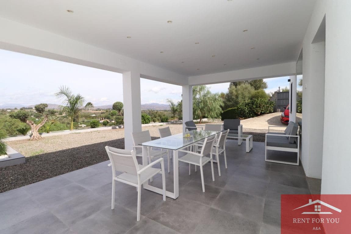 3 quarto Moradia para arrendar em Alhaurin el Grande com piscina garagem - 2 300 € (Ref: 10167928)