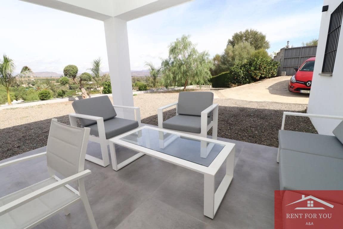 3 quarto Moradia para arrendar em Alhaurin el Grande com piscina garagem - 2 300 € (Ref: 10167928)