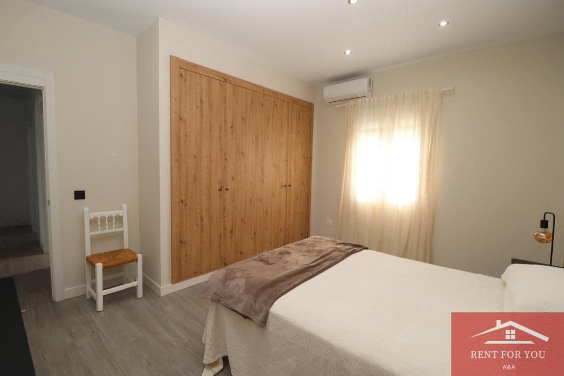 3 quarto Moradia para arrendar em Alhaurin el Grande com piscina garagem - 2 300 € (Ref: 10167928)