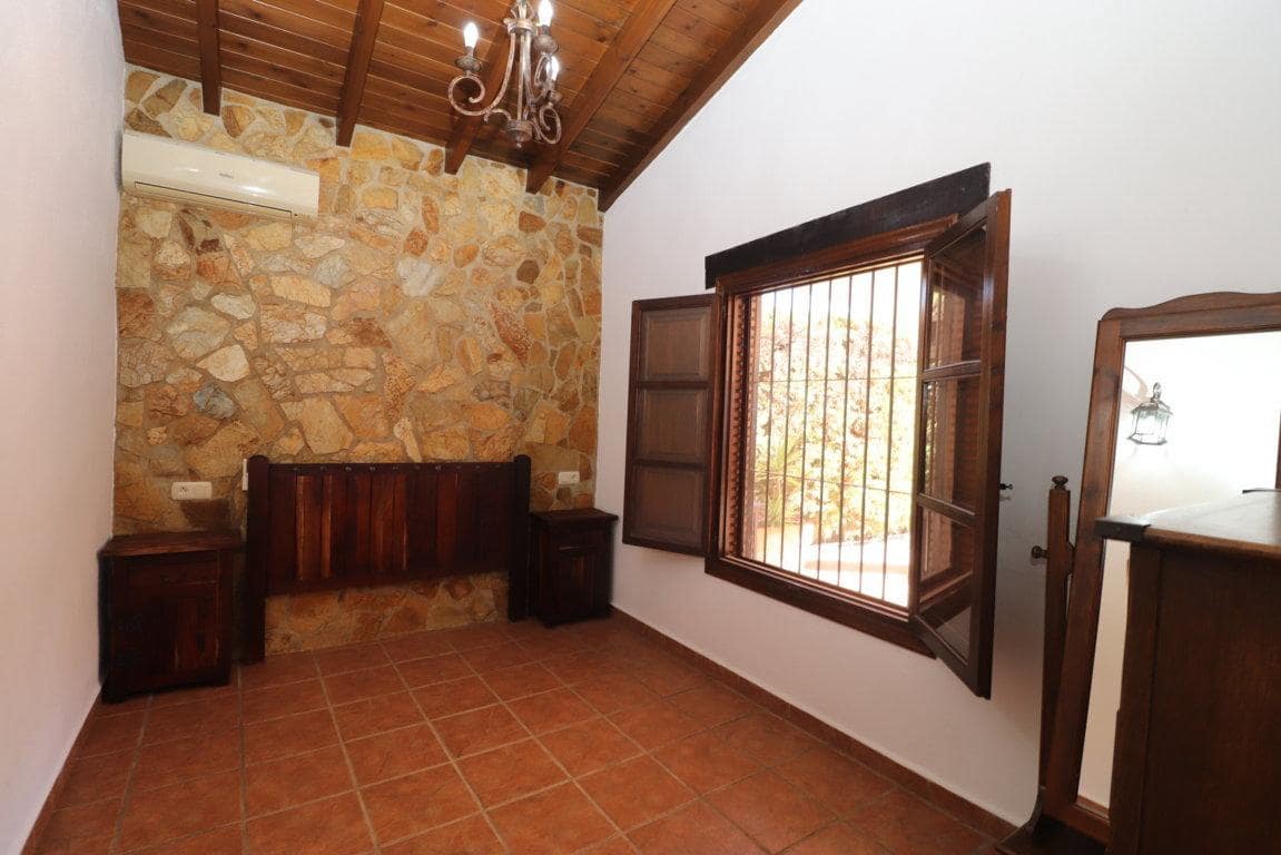 Chalet de 3 habitaciones en Alhaurín el Grande en alquiler con piscina garaje - 1.600 € (Ref: 10170446)