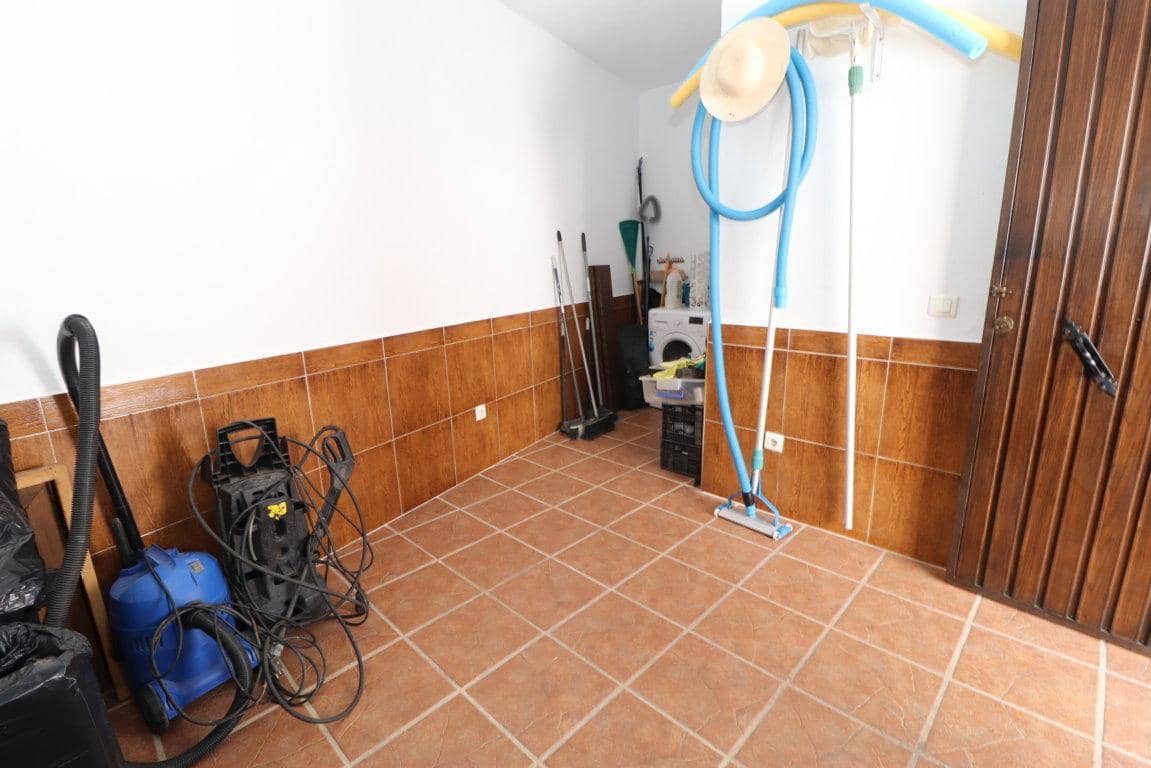 Chalet de 3 habitaciones en Alhaurín el Grande en alquiler con piscina garaje - 1.600 € (Ref: 10170446)