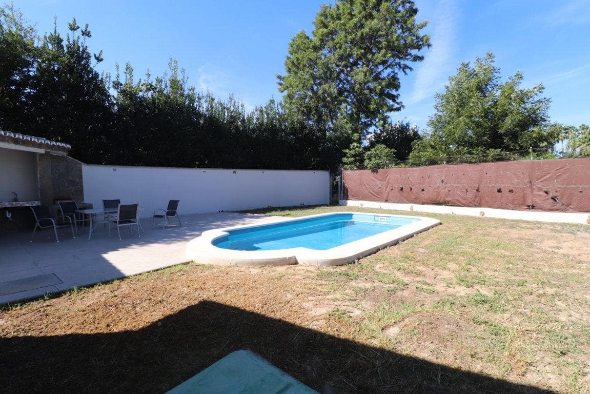 Chalet de 3 habitaciones en Alhaurín el Grande en alquiler con piscina garaje - 1.600 € (Ref: 10170446)