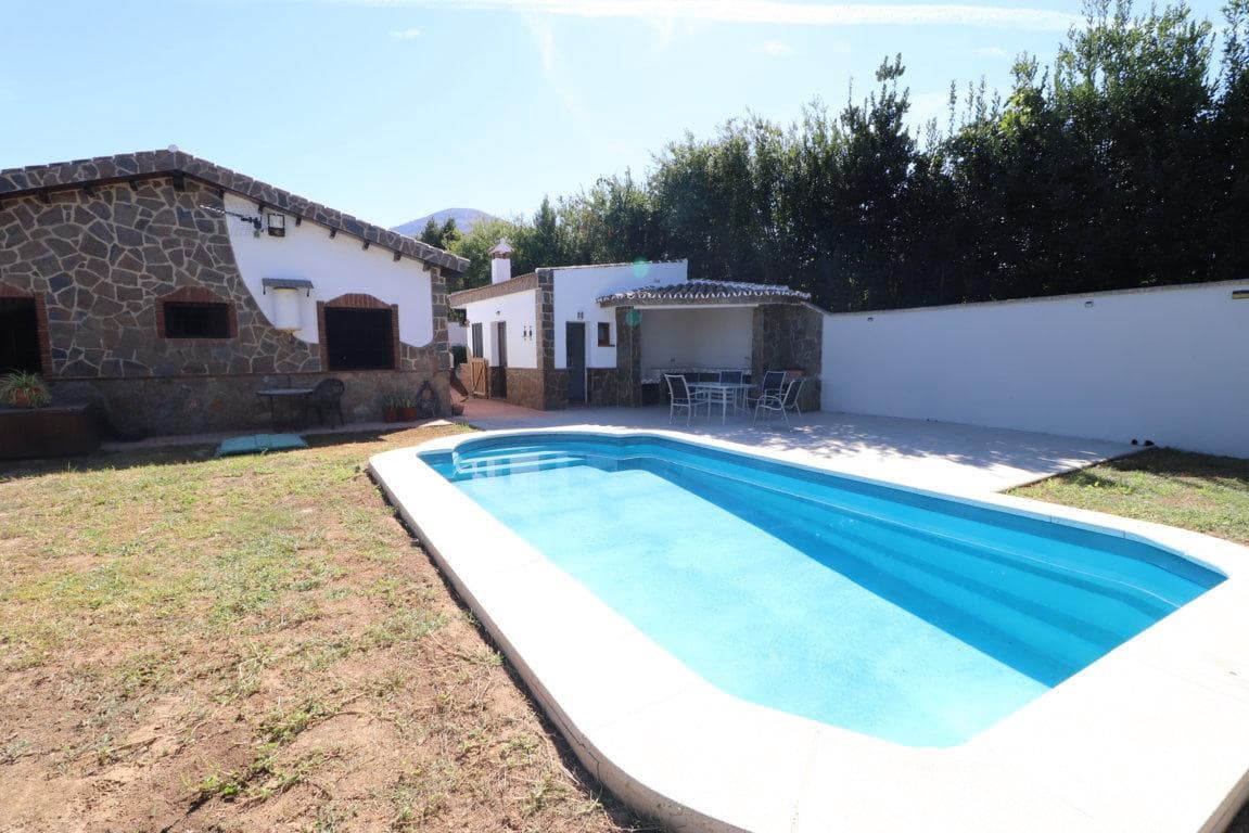 Chalet de 3 habitaciones en Alhaurín el Grande en alquiler con piscina garaje - 1.600 € (Ref: 10170446)