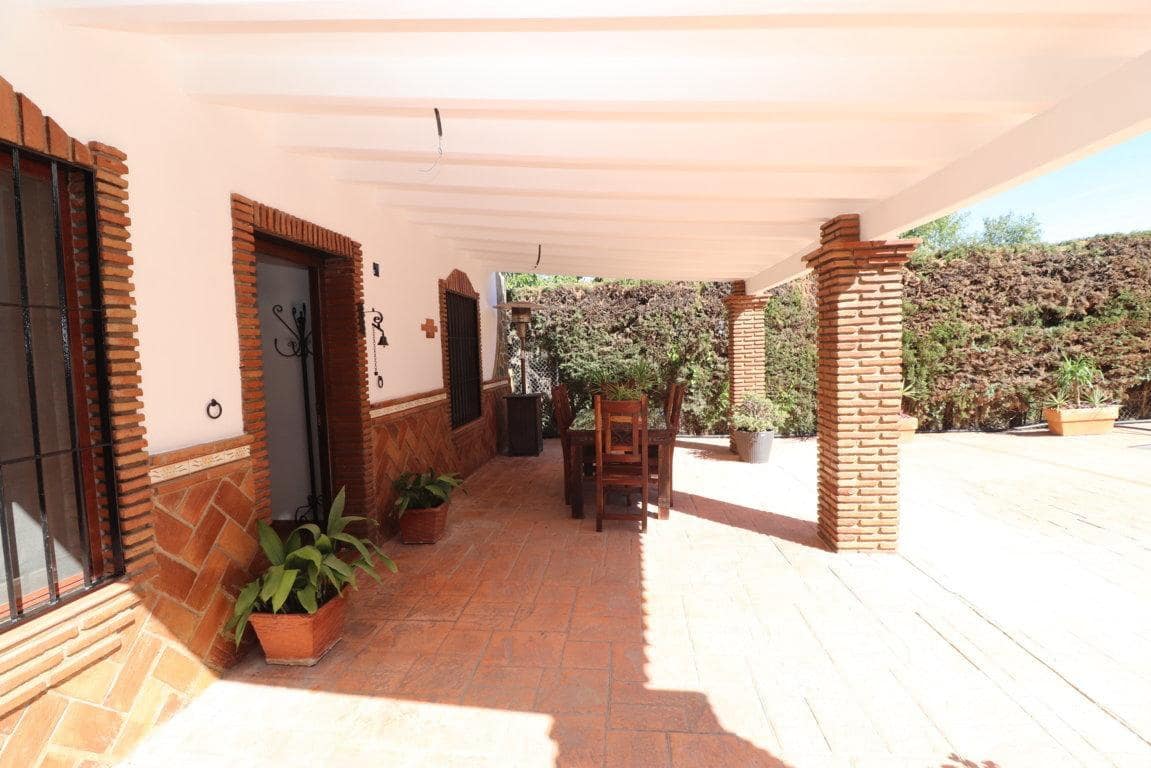 Chalet de 3 habitaciones en Alhaurín el Grande en alquiler con piscina garaje - 1.600 € (Ref: 10170446)