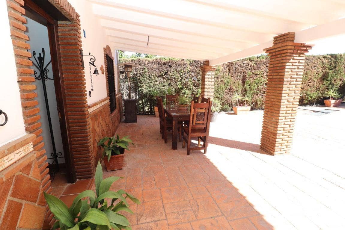 Chalet de 3 habitaciones en Alhaurín el Grande en alquiler con piscina garaje - 1.600 € (Ref: 10170446)