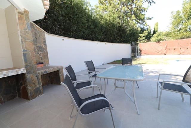 Chalet de 3 habitaciones en Alhaurín el Grande en alquiler con piscina garaje - 1.600 € (Ref: 10170446)