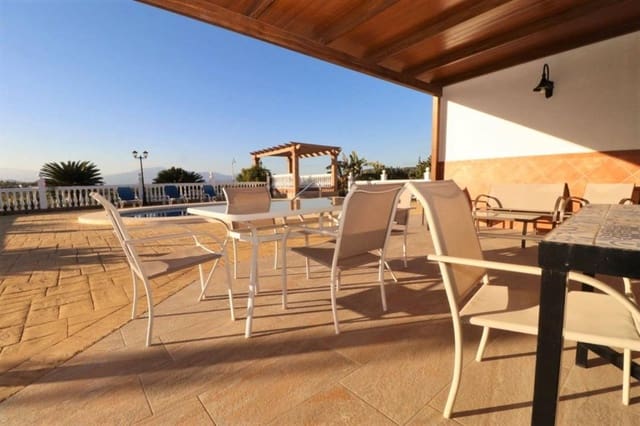 4 soverom Villa til leie i Alhaurín de la Torre med svømmebasseng - € 2 000 (Ref: 5853503)