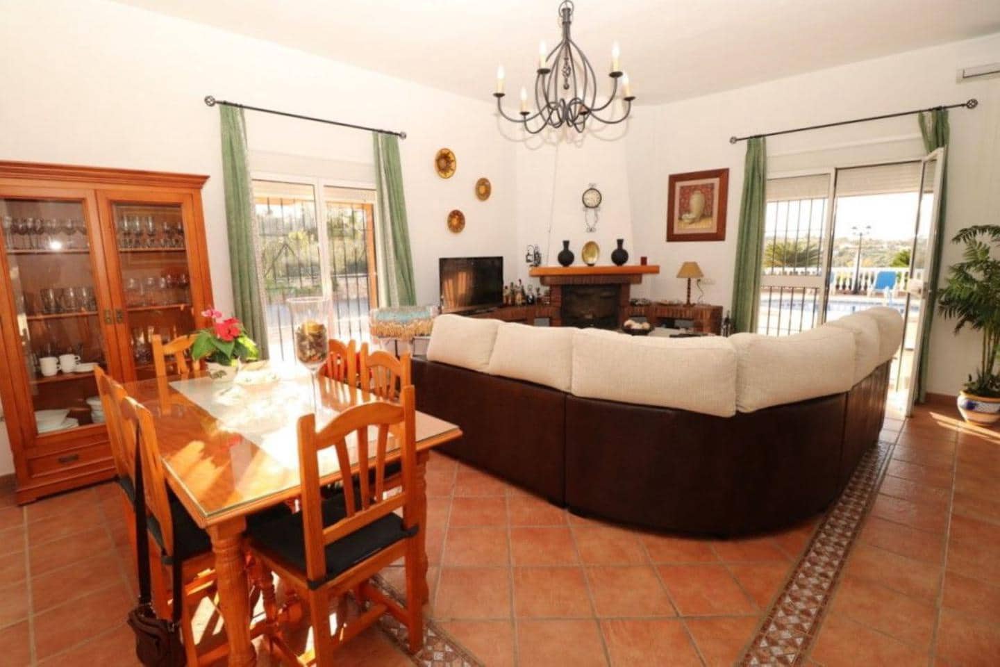 4 sypialnia Willa do wynajęcia w Alhaurin de la Torre z basenem - 2 000 € (Ref: 5853503)