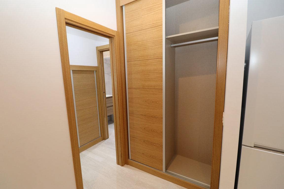 1 soverom Leilighet til leie i Coin - € 700 (Ref: 6137231)