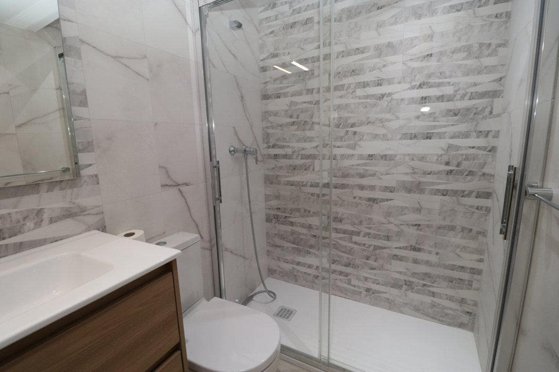 1 soverom Leilighet til leie i Coin - € 700 (Ref: 6137231)