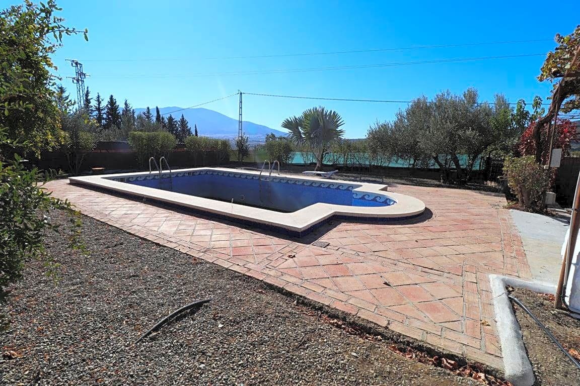 2 bedroom Villa for rent in Alhaurin el Grande with pool garage - € 1,500 (Ref: 6424240)
