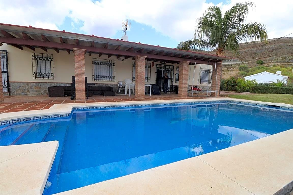 4 soveværelse Villa til leje i Alhaurin el Grande med swimmingpool - € 2.200 (Ref: 6453451)