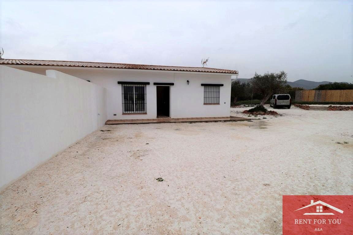 3 quarto Moradia para arrendar em Alhaurin de la Torre - 1 400 € (Ref: 6708182)