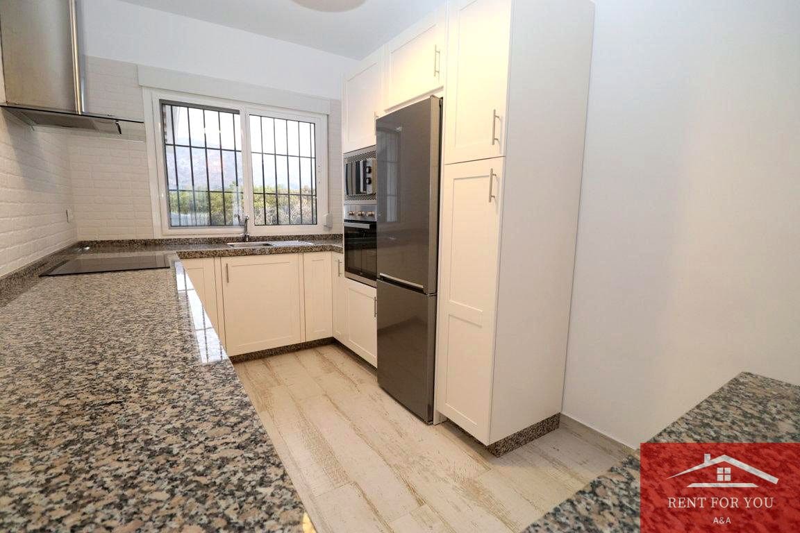 3 quarto Moradia para arrendar em Alhaurin de la Torre - 1 400 € (Ref: 6708182)