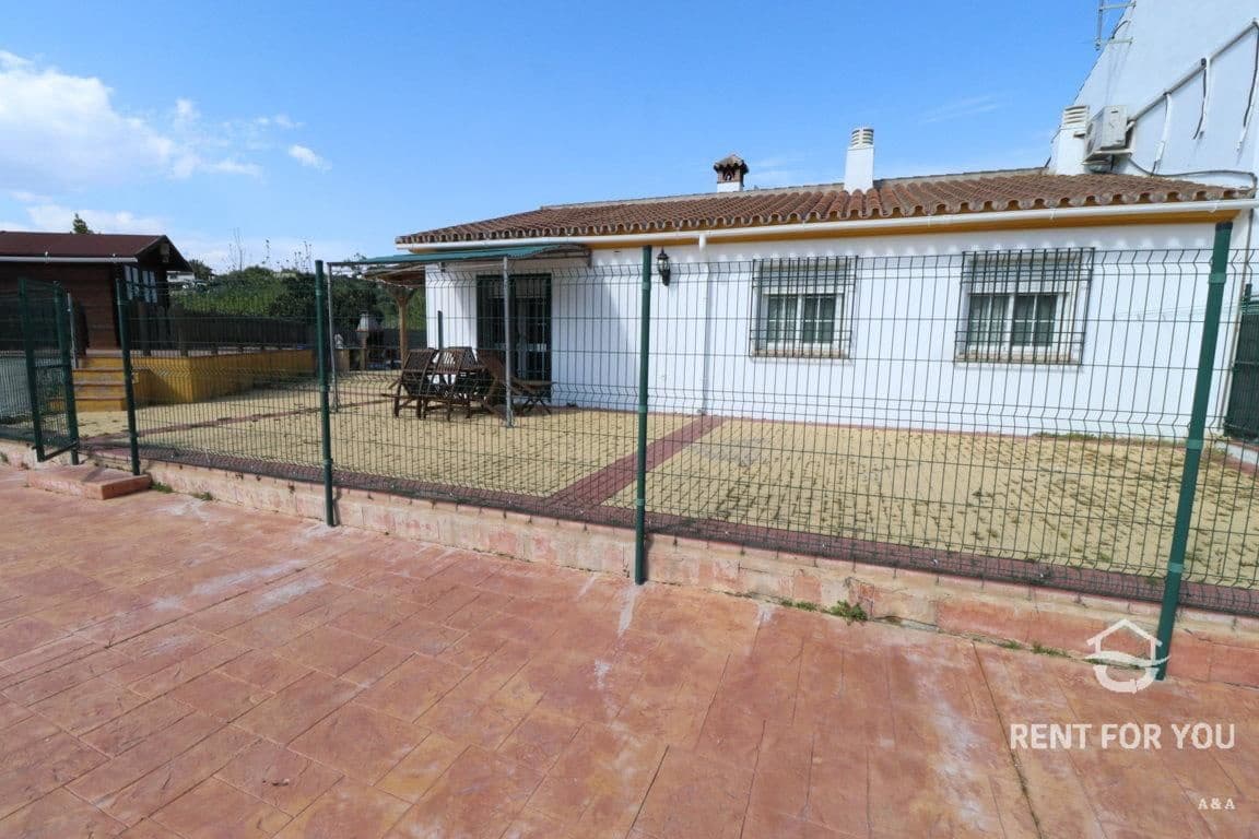 3 bedroom Villa for rent in Coin with pool garage - € 1,000 (Ref: 6709747)
