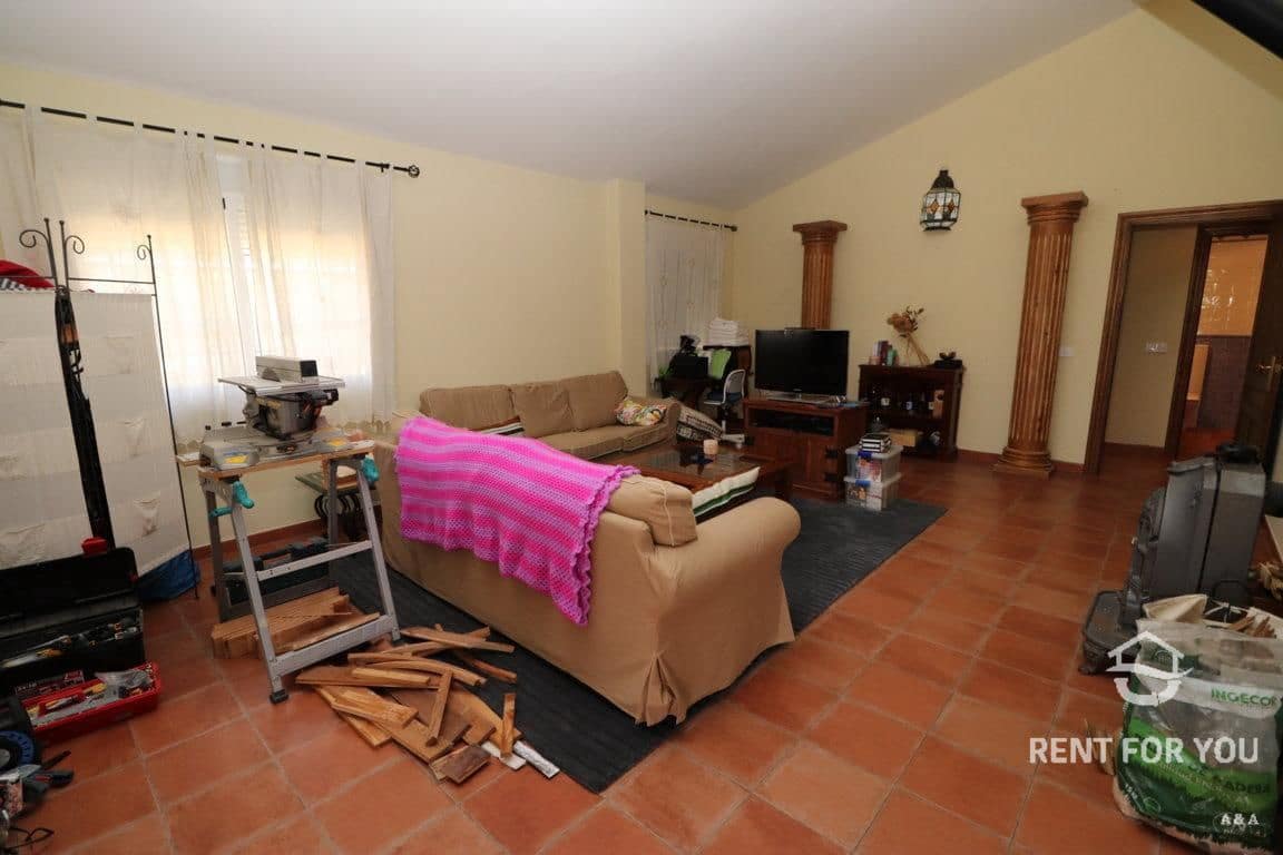 3 bedroom Villa for rent in Coin with pool garage - € 1,000 (Ref: 6709747)