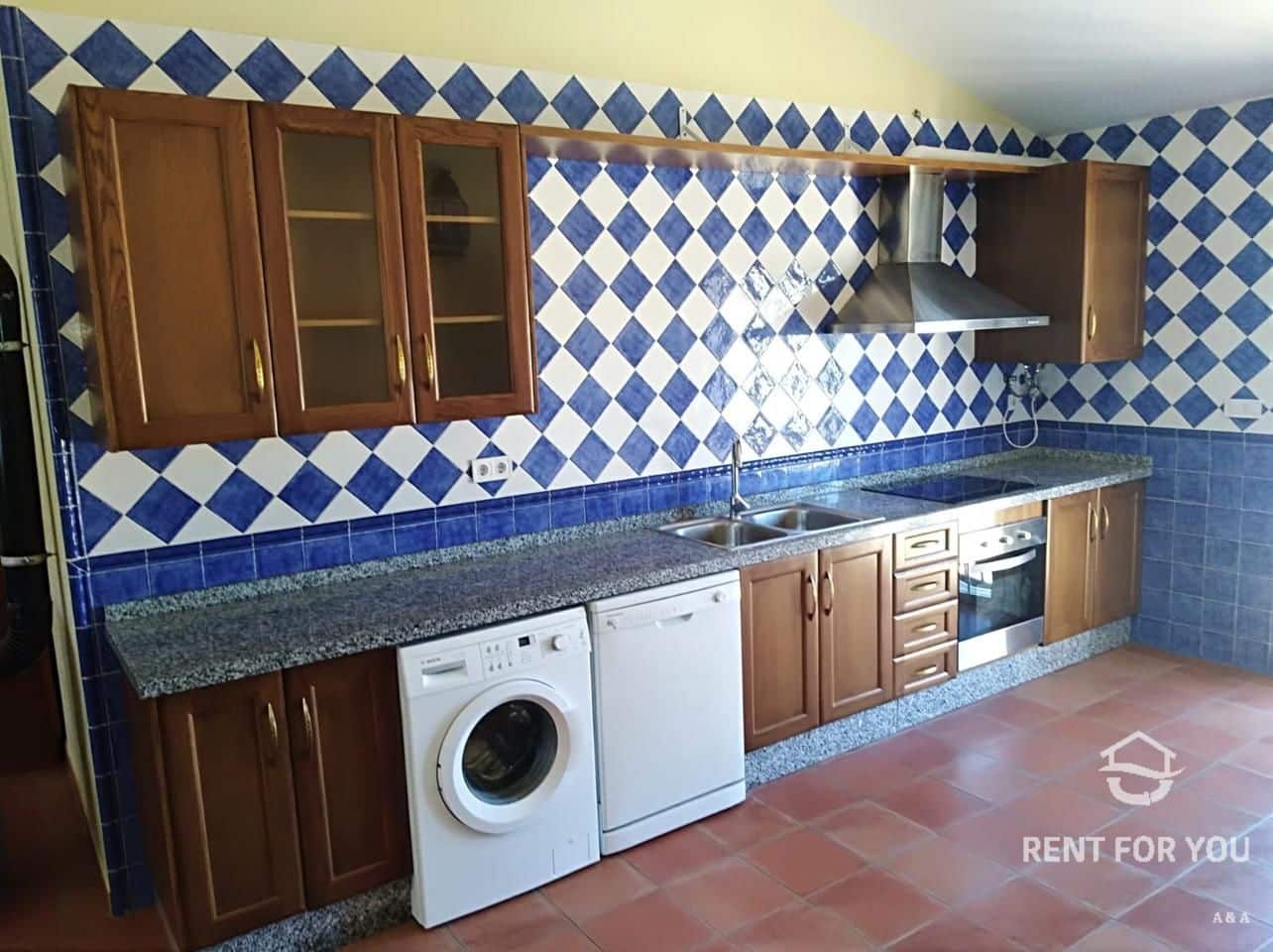 3 bedroom Villa for rent in Coin with pool garage - € 1,000 (Ref: 6709747)