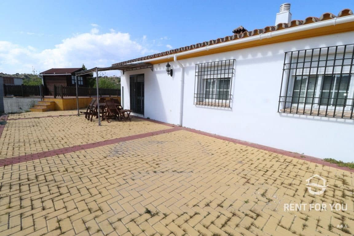 3 bedroom Villa for rent in Coin with pool garage - € 1,000 (Ref: 6709747)