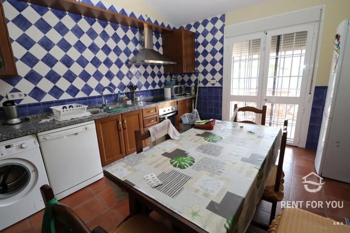 3 bedroom Villa for rent in Coin with pool garage - € 1,000 (Ref: 6709747)