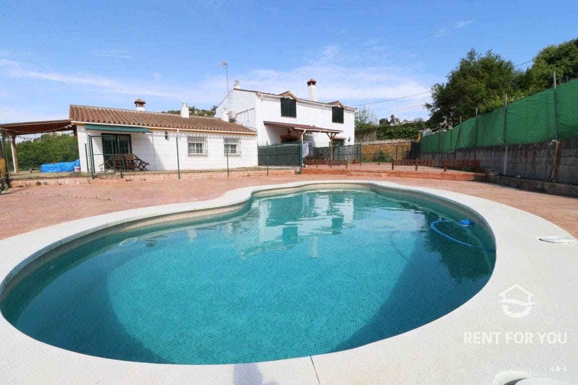 3 bedroom Villa for rent in Coin with pool garage - € 1,000 (Ref: 6709747)
