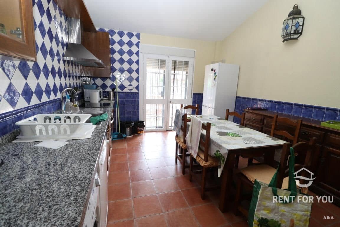 3 bedroom Villa for rent in Coin with pool garage - € 1,000 (Ref: 6709747)