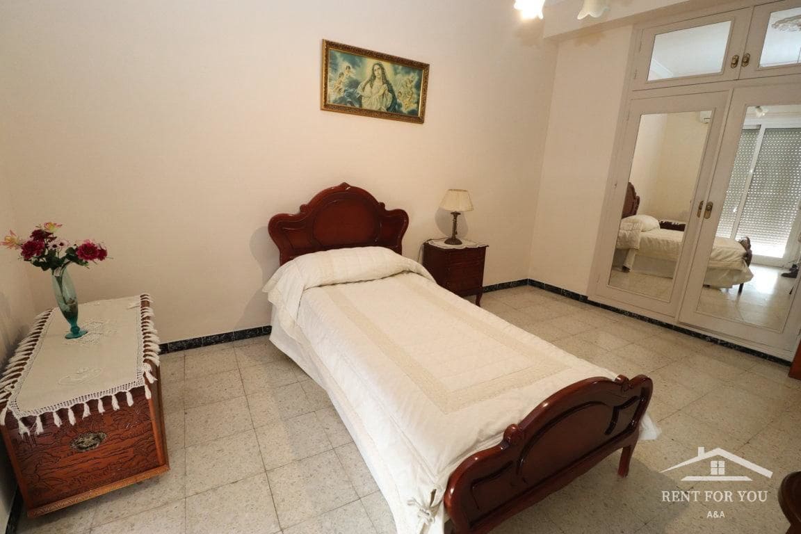 Villa/Maison de 5 chambres à louer à Alhaurin el Grande - 1 050 € (Ref: 6979054)