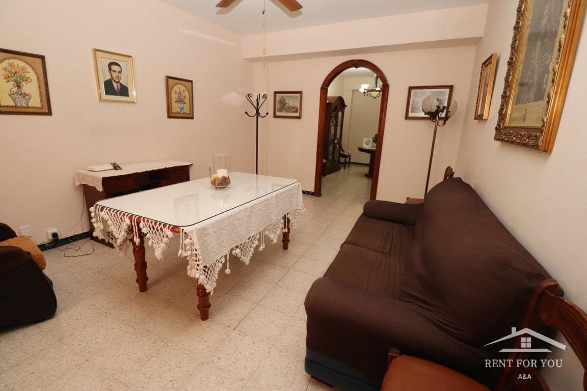 Villa/Maison de 5 chambres à louer à Alhaurin el Grande - 1 050 € (Ref: 6979054)