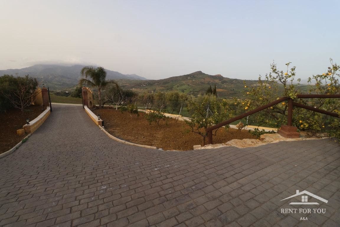 3 Zimmer Villa zu vermieten in Coin mit Pool Garage - 1.300 € (Ref: 7404430)