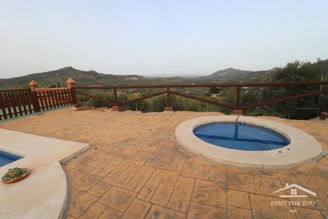 3 Zimmer Villa zu vermieten in Coin mit Pool Garage - 1.300 € (Ref: 7404430)