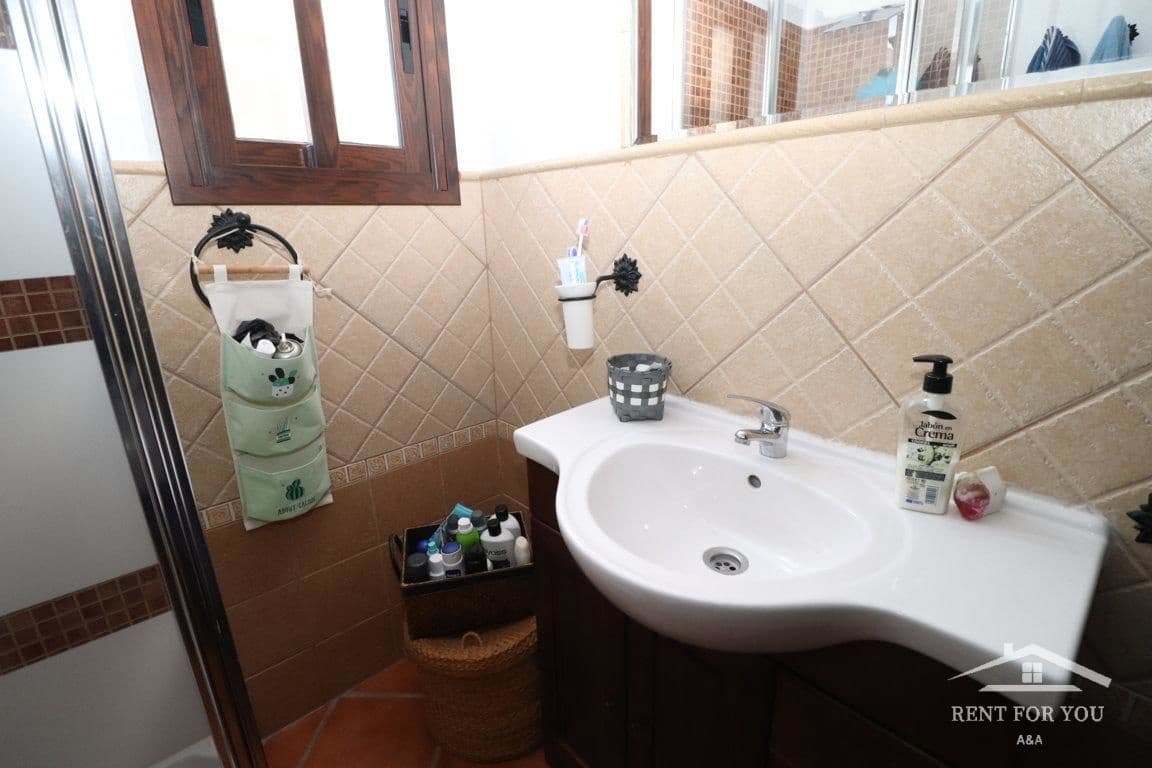 3 Zimmer Villa zu vermieten in Coin mit Pool Garage - 1.300 € (Ref: 7404430)