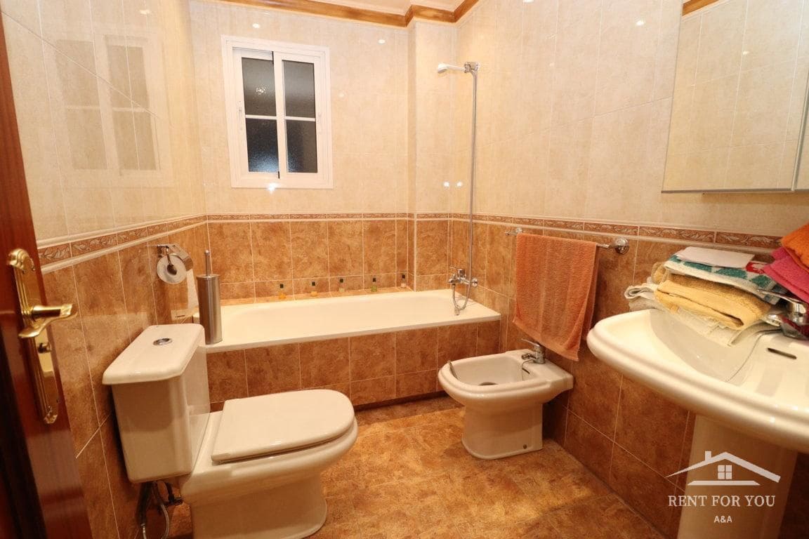 4 soverom Leilighet til leie i Cartama med garasje - € 1 000 (Ref: 7455691)