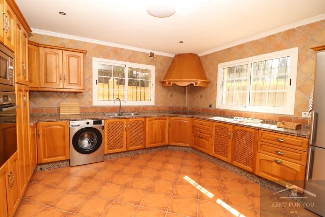 4 soveværelse Villa til leje i Alhaurin el Grande med swimmingpool - € 2.700 (Ref: 7507207)