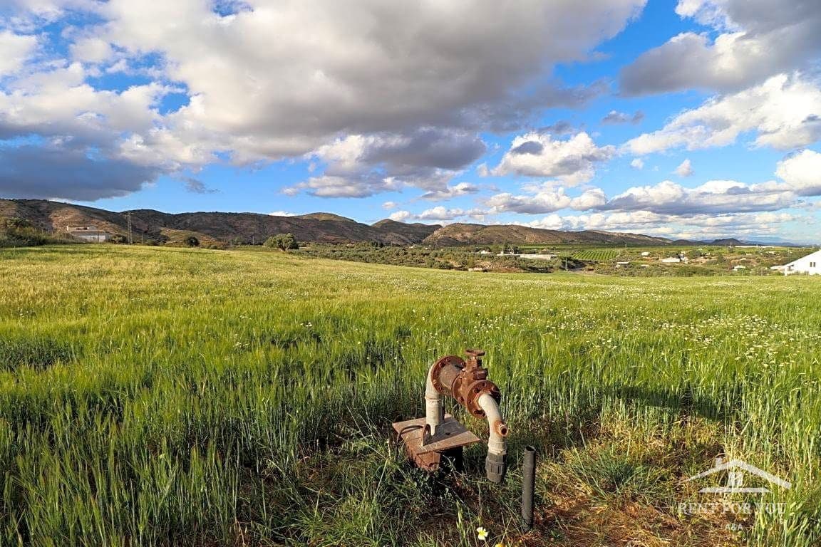Grunde uden byggetilladelser til salg i Alhaurin de la Torre - € 240.000 (Ref: 7522865)