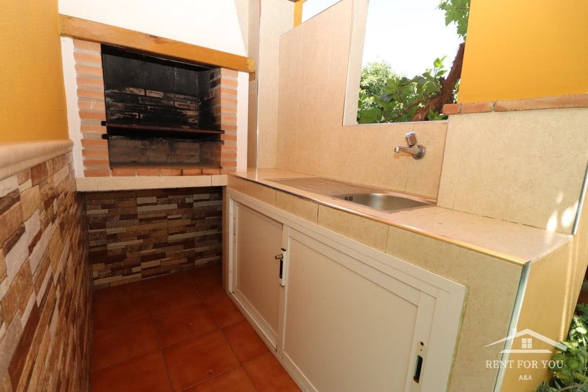 2 bedroom Villa for rent in Alhaurin el Grande - € 900 (Ref: 7742642)