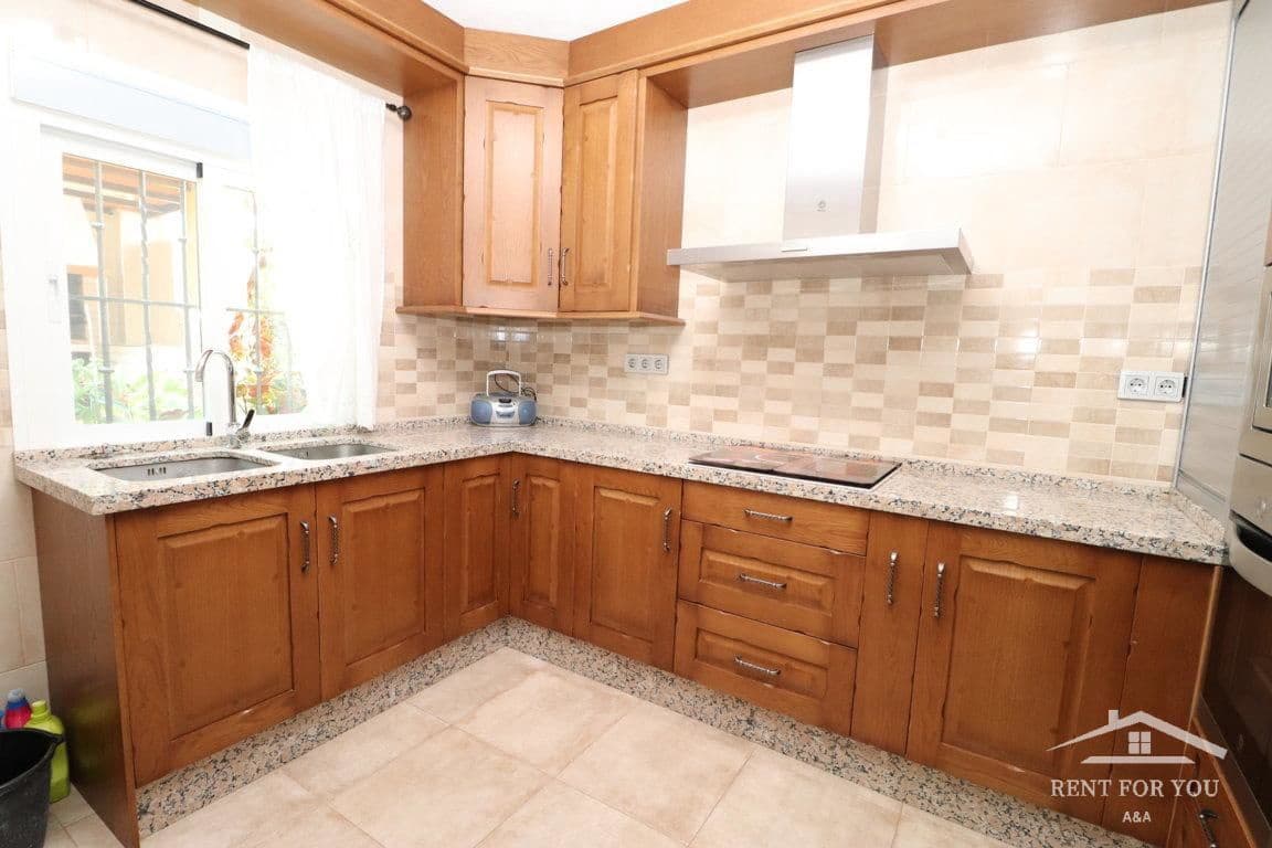 2 bedroom Villa for rent in Alhaurin el Grande - € 900 (Ref: 7742642)