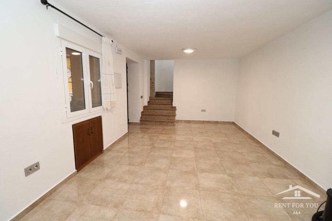 2 bedroom Villa for rent in Alhaurin el Grande - € 900 (Ref: 7742642)