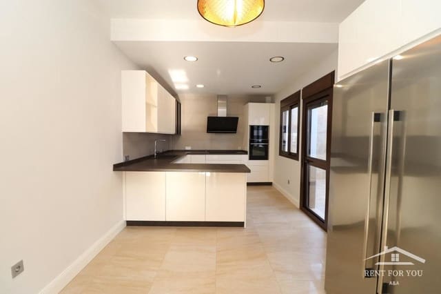 Villa/Maison de 3 chambres à louer à Alhaurín el Grande - 1 400 € (Ref: 7778028)
