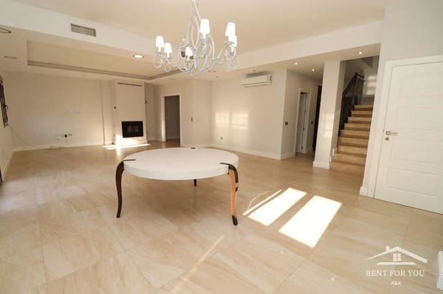 Villa/Maison de 3 chambres à louer à Alhaurín el Grande - 1 400 € (Ref: 7778028)
