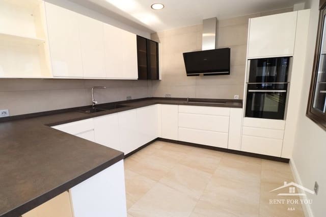 Villa/Maison de 3 chambres à louer à Alhaurín el Grande - 1 400 € (Ref: 7778028)