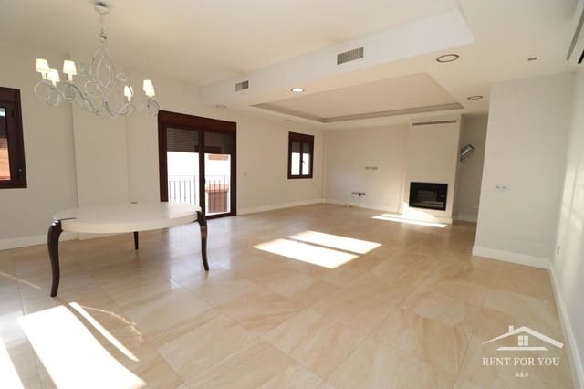 Villa/Maison de 3 chambres à louer à Alhaurín el Grande - 1 400 € (Ref: 7778028)