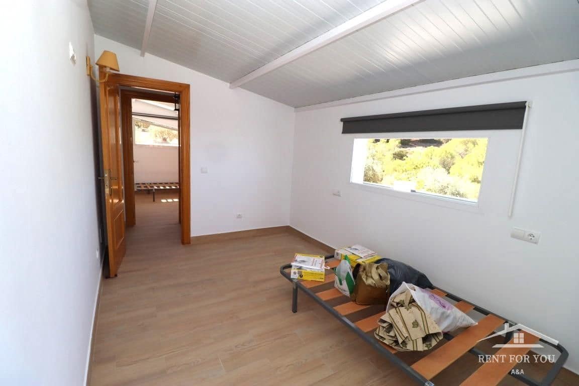 3 makuuhuone Huvila vuokrattavana paikassa Alhaurin el Grande mukana 
autotalli - 1 100 € (Ref: 7806962)