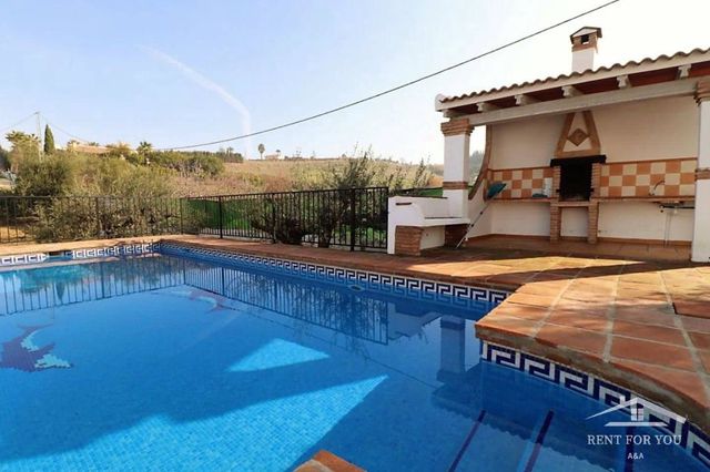 3 bedroom Villa for rent in Alhaurín el Grande with pool garage - € 1,500 (Ref: 7820297)