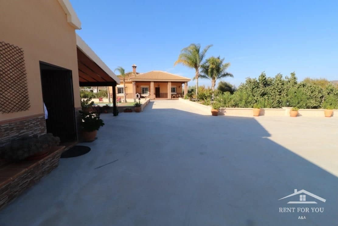 3 bedroom Villa for rent in Alhaurin el Grande with pool garage - € 2,100 (Ref: 7836230)