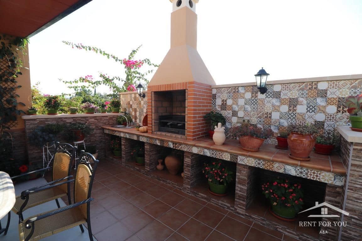 3 bedroom Villa for rent in Alhaurin el Grande with pool garage - € 2,100 (Ref: 7836230)