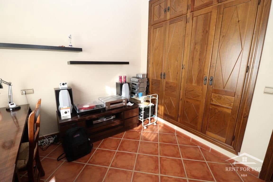 3 bedroom Villa for rent in Alhaurin el Grande with pool garage - € 2,100 (Ref: 7836230)
