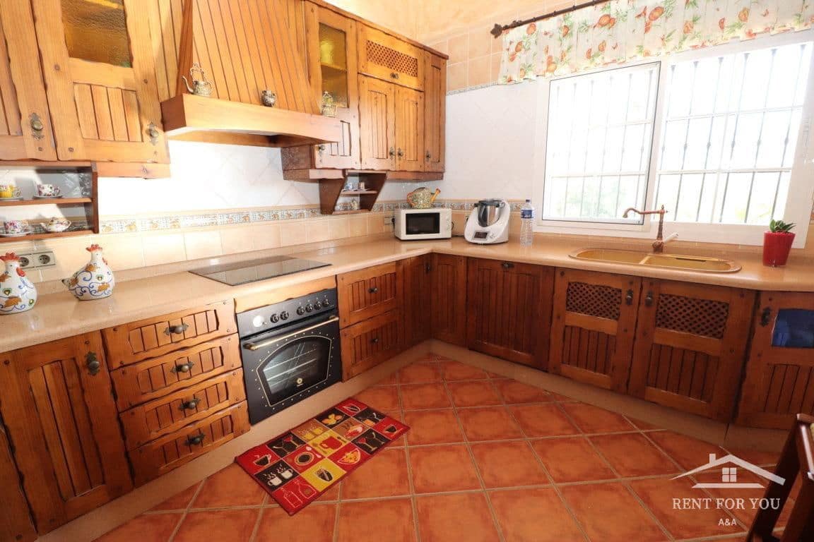 3 bedroom Villa for rent in Alhaurin el Grande with pool garage - € 2,100 (Ref: 7836230)