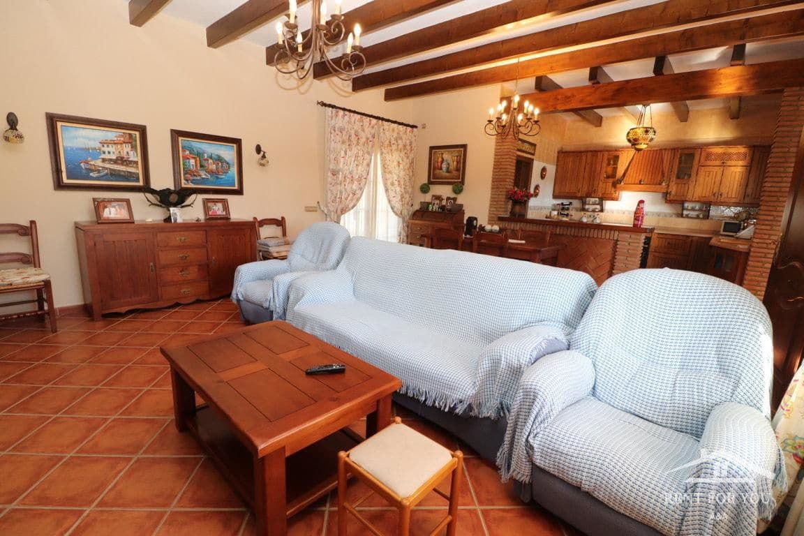 3 bedroom Villa for rent in Alhaurin el Grande with pool garage - € 2,100 (Ref: 7836230)